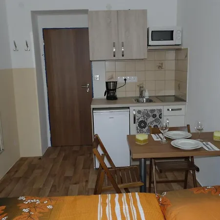 Guest house Room&kitchen Next To Castle Prague