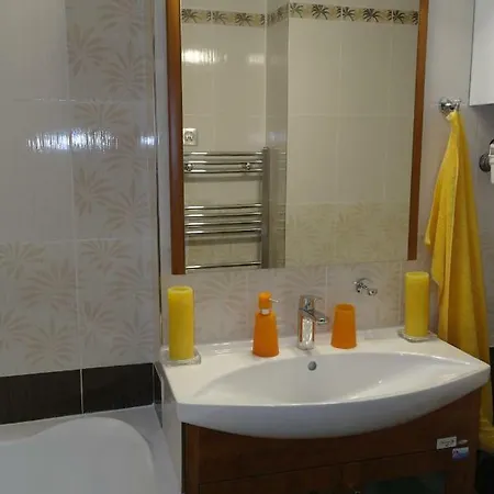 Room&kitchen Next To Castle Guest house